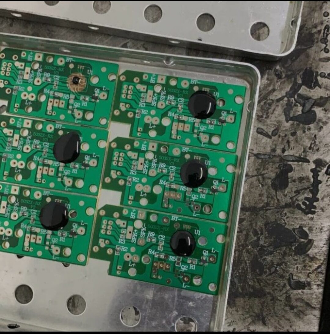 Lem Epoxy untuk aplikasi cor komponen elektronik